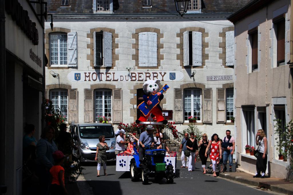 Hotel Du Berry Aigurande Экстерьер фото