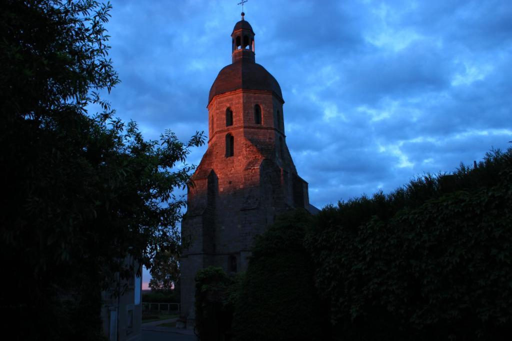 Hotel Du Berry Aigurande Экстерьер фото